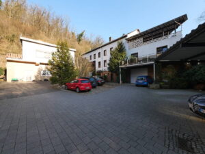image-64401452