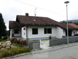 image-65003227