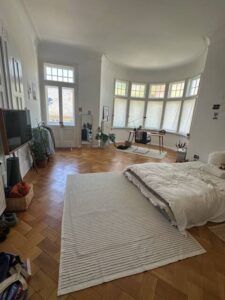 image-65439573