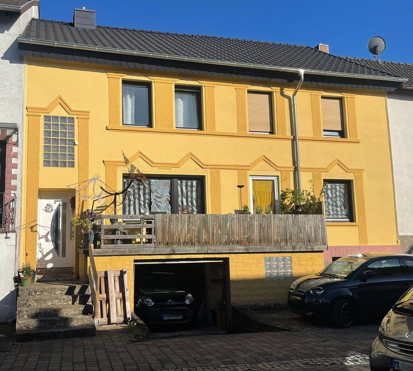 image-66749275