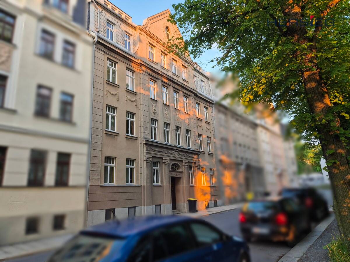 image-66759275