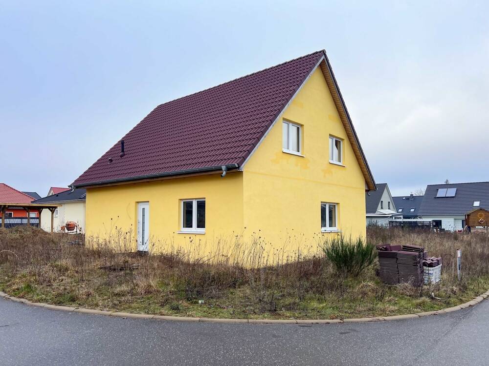 image-66906877