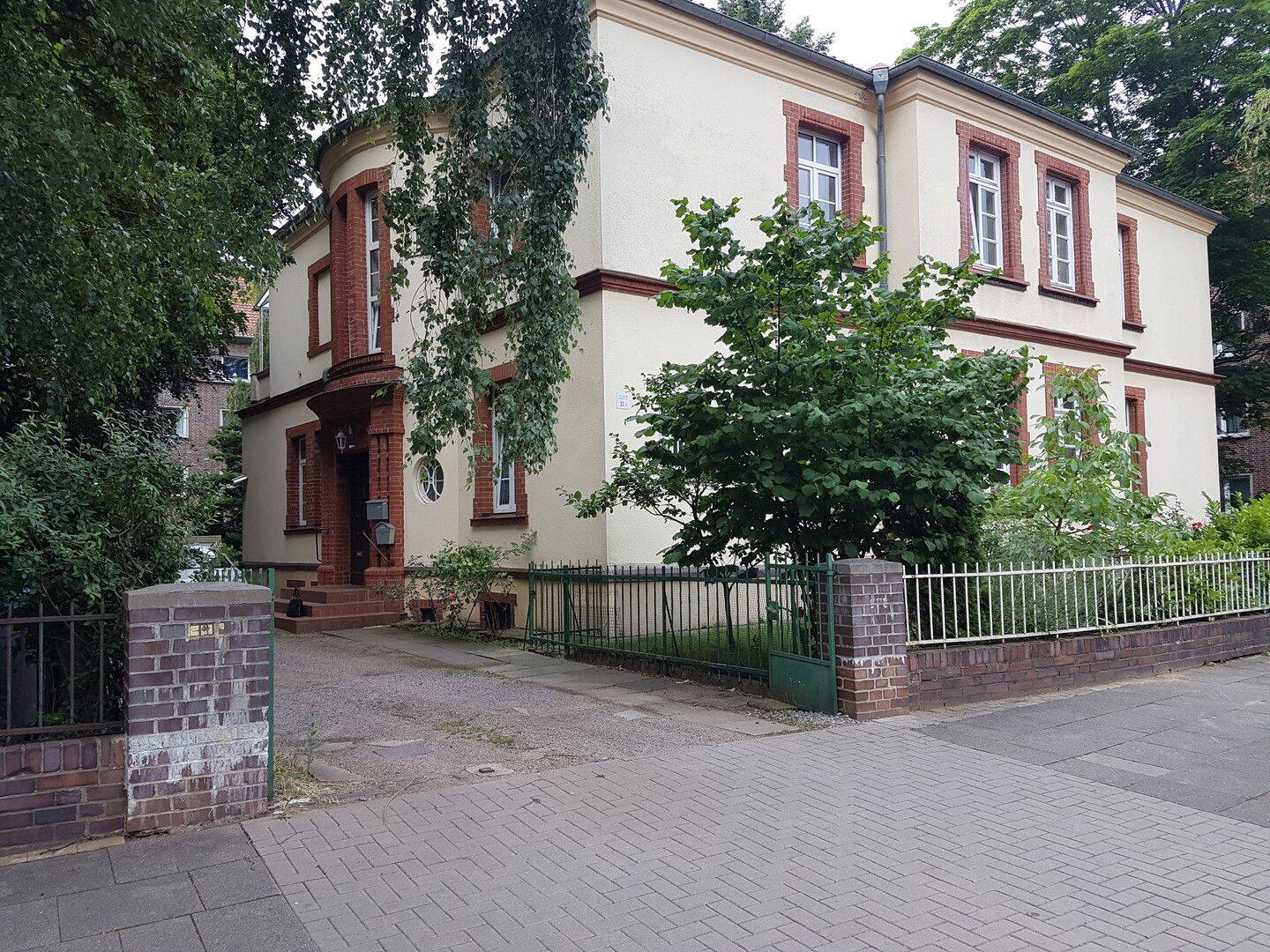image-66969690