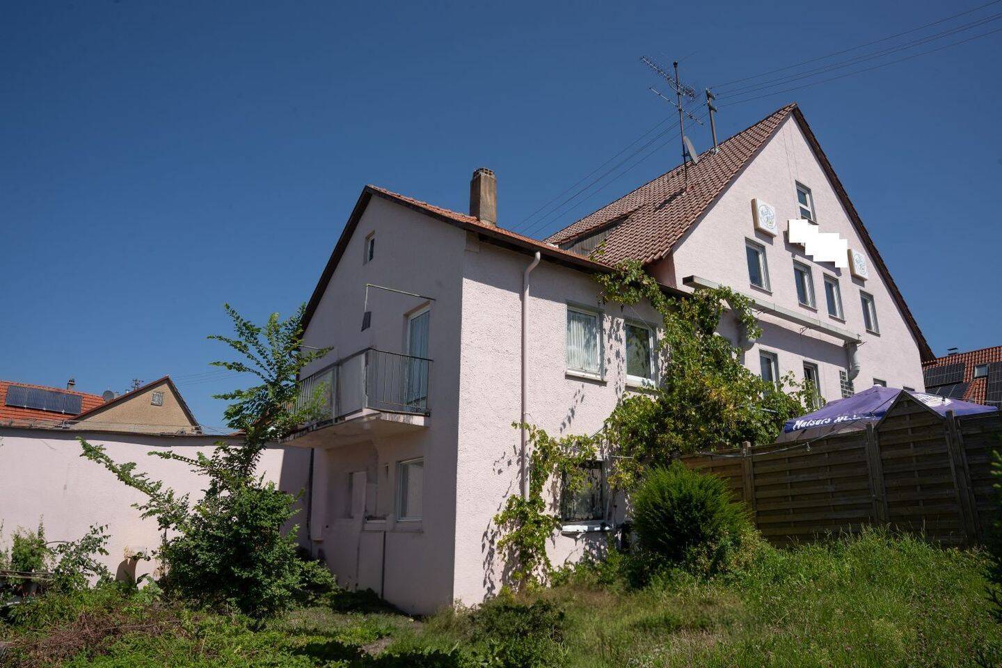 image-67048838