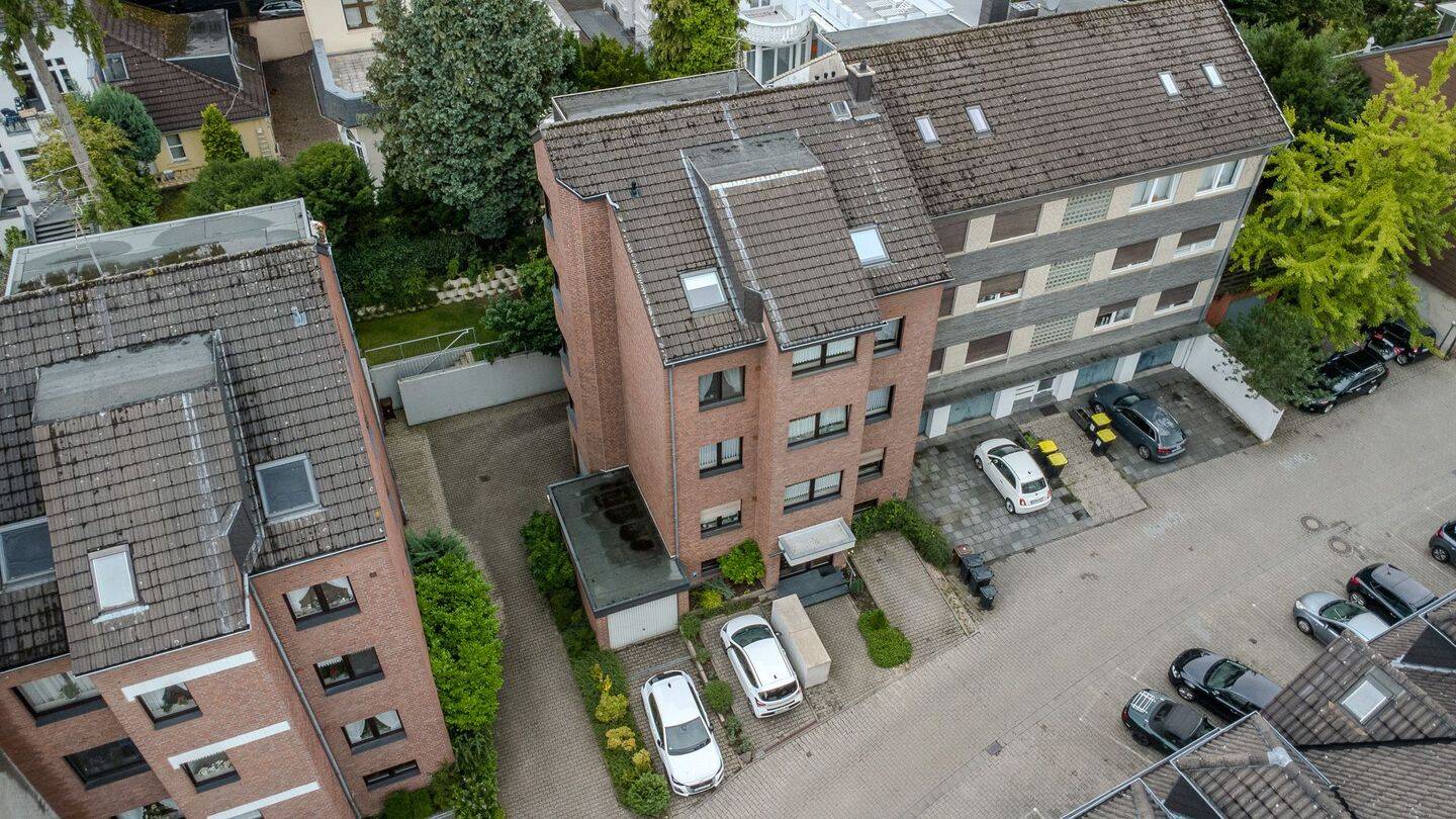 image-67051224