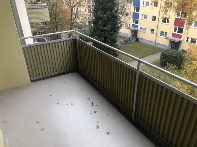 image-67070313