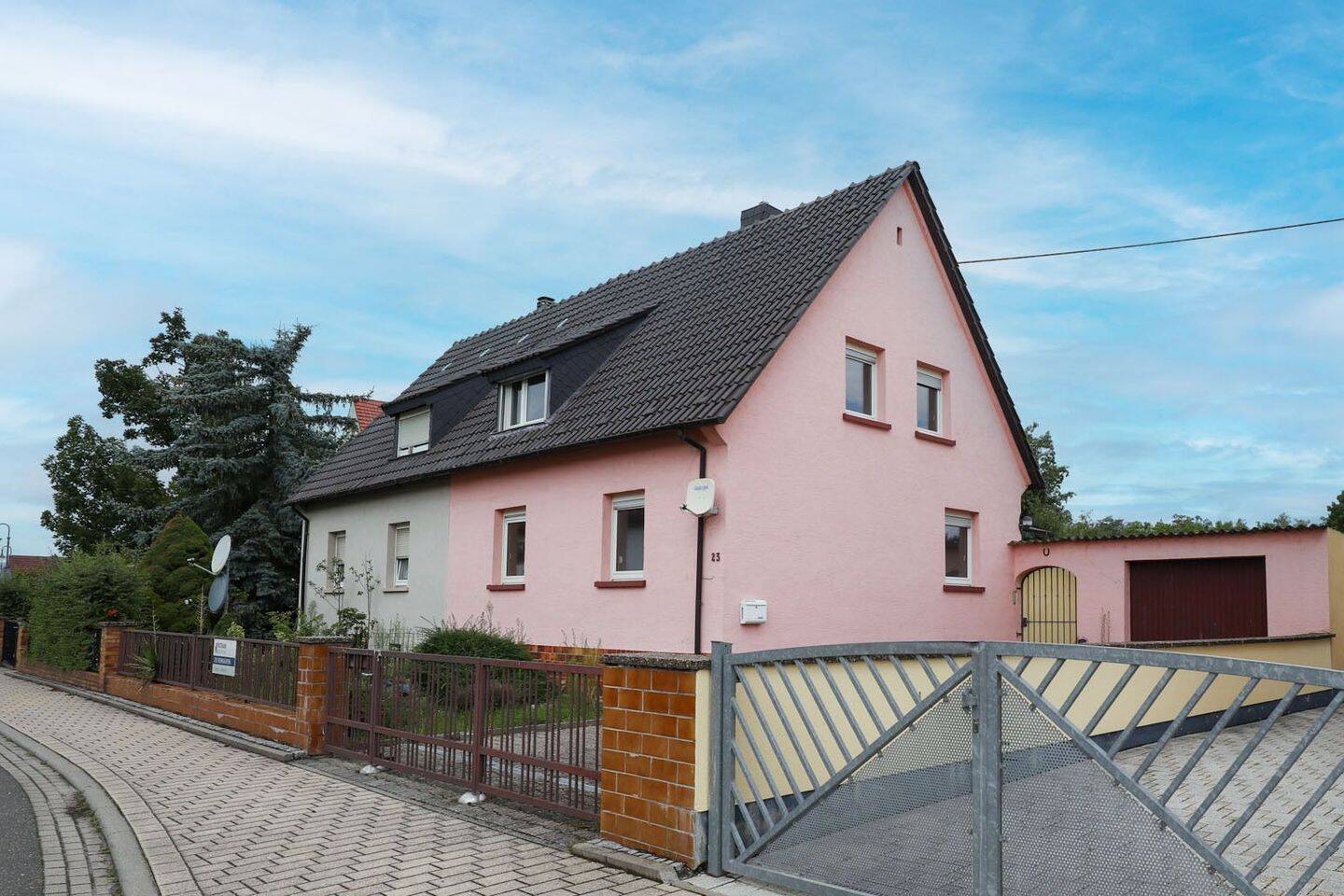 image-67105654