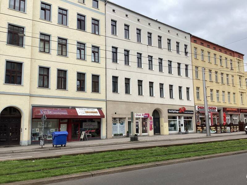 image-67346439