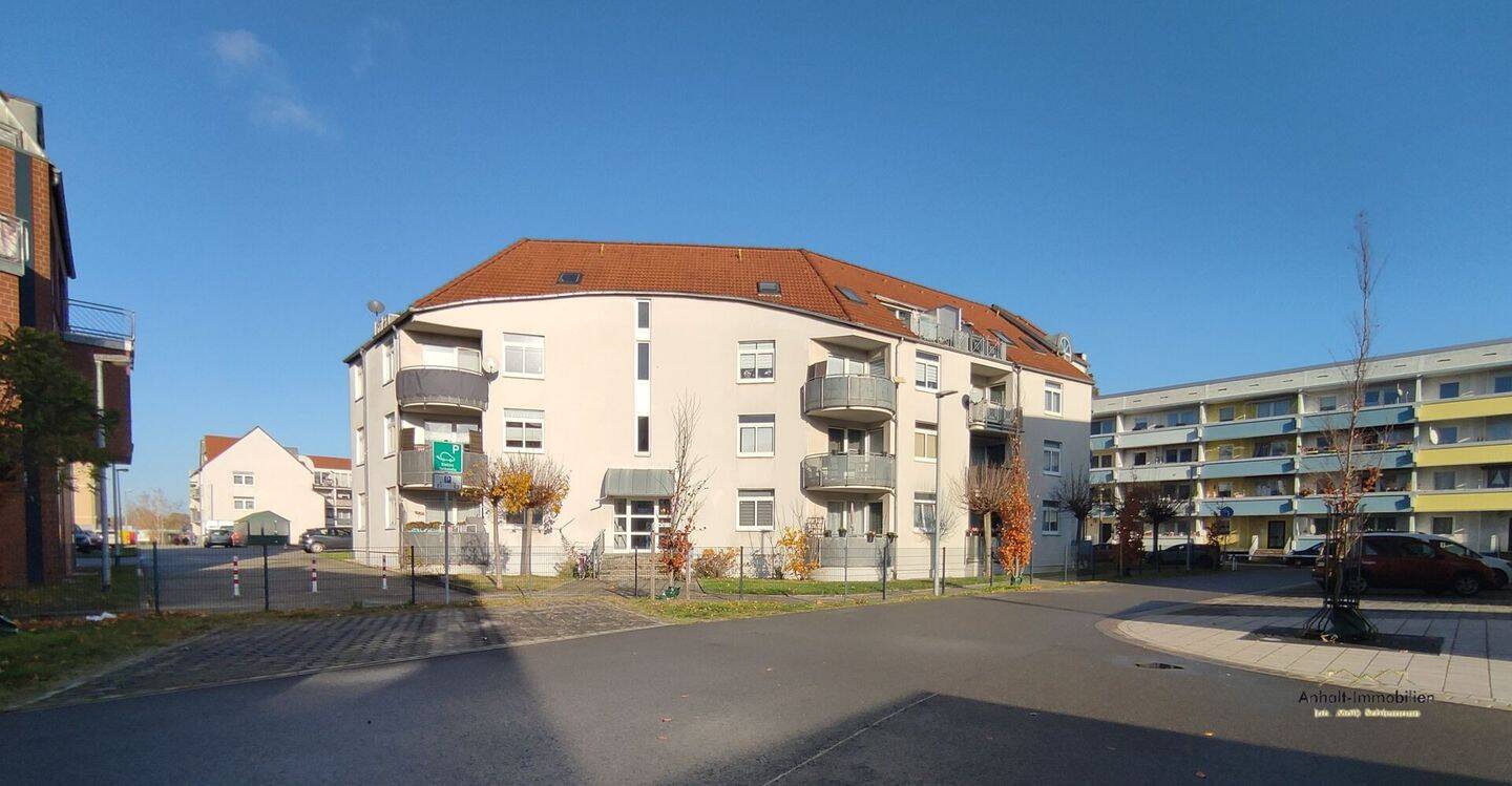 image-67361918
