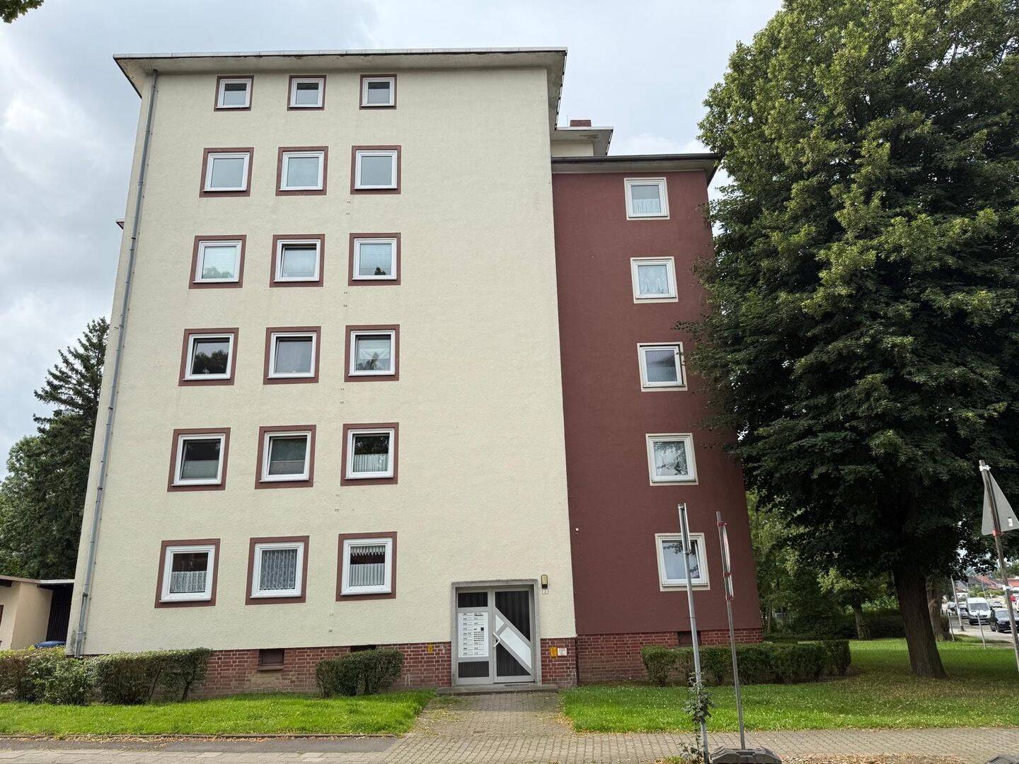 image-67405891