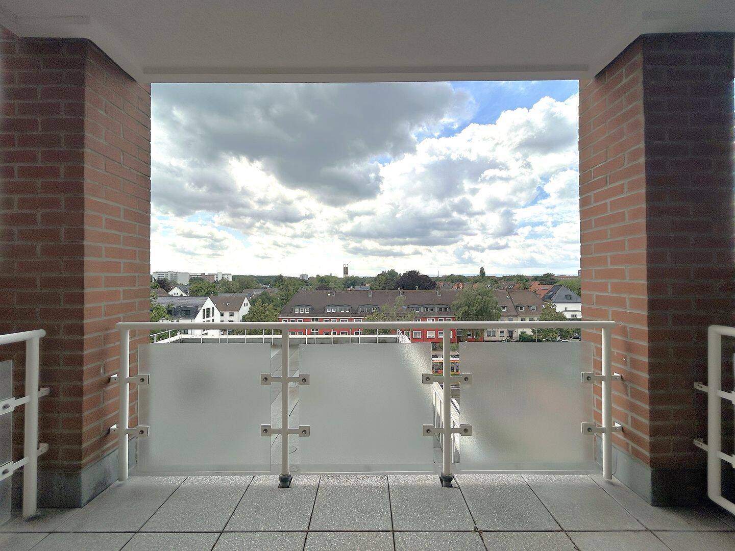 image-67878024