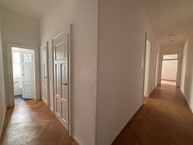 image-67882676