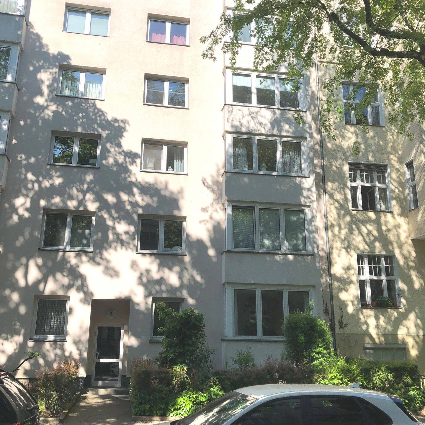 image-68111843
