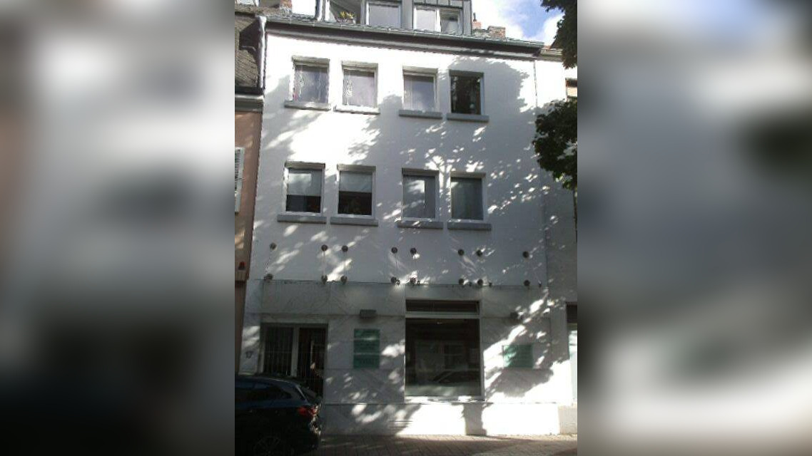 image-68230879