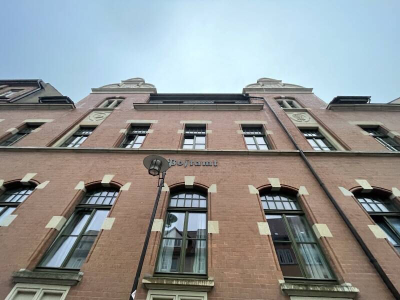 image-68282576