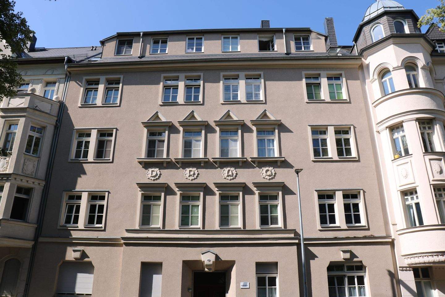 image-69519511