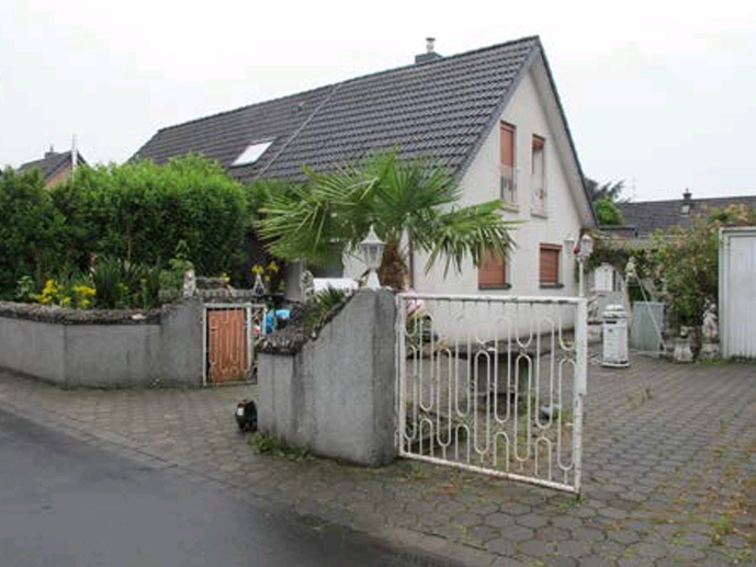 image-69905182