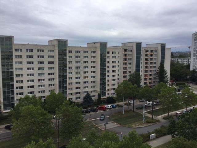 image-69910862