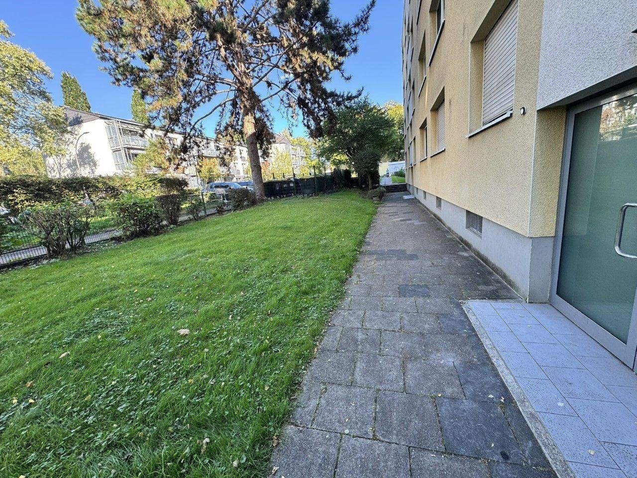 image-69918537