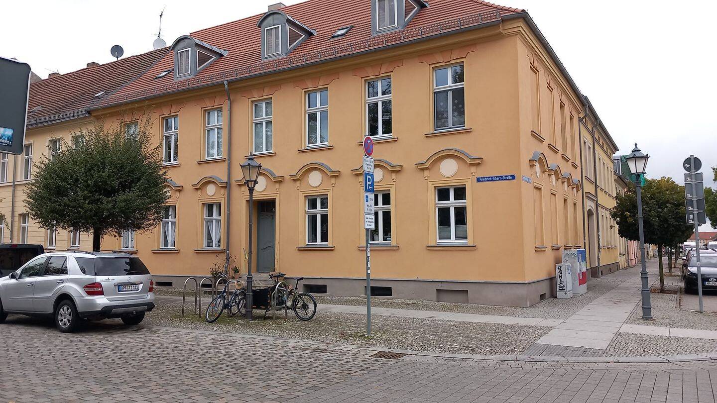 image-70016737