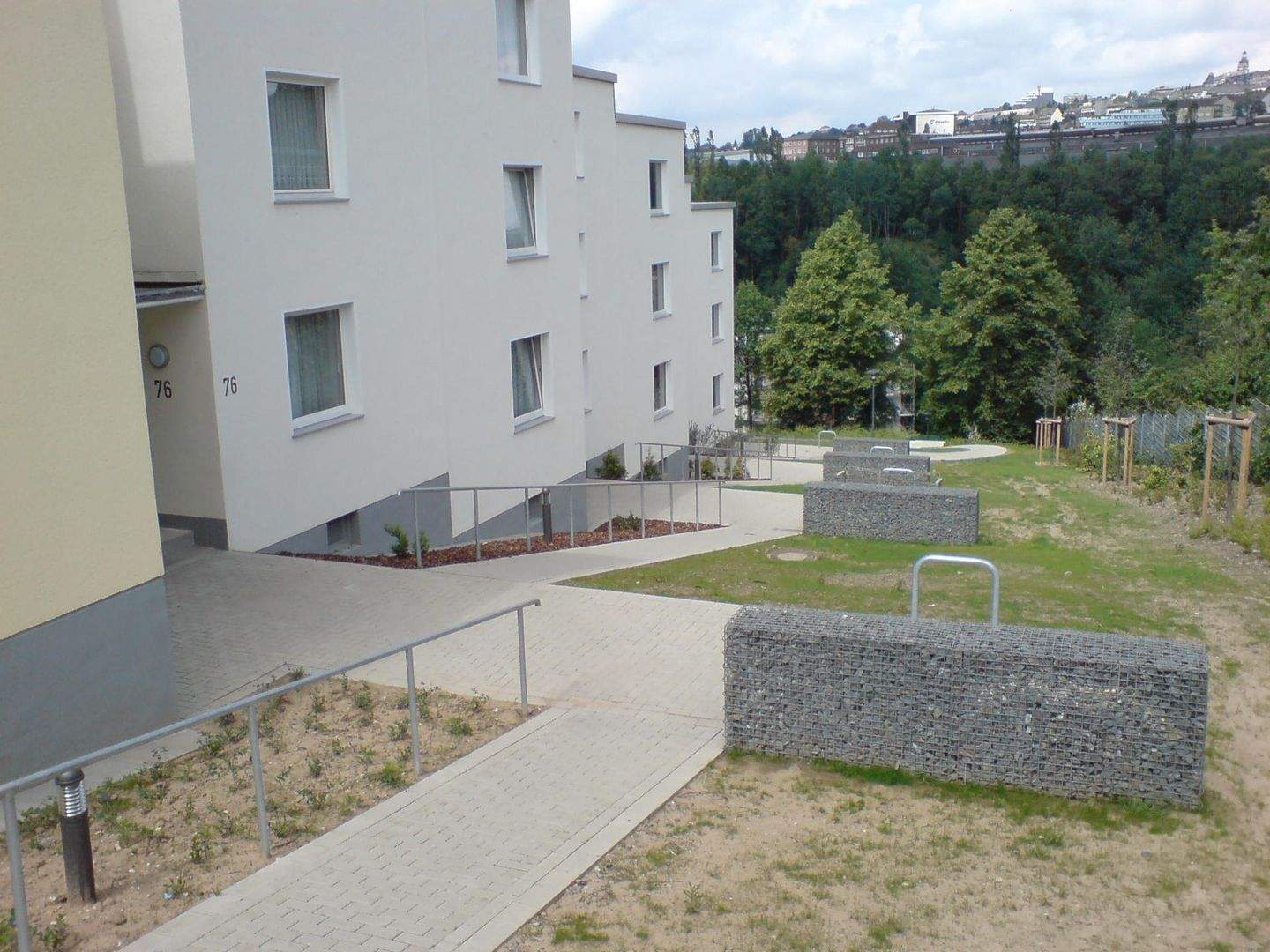 image-70018685