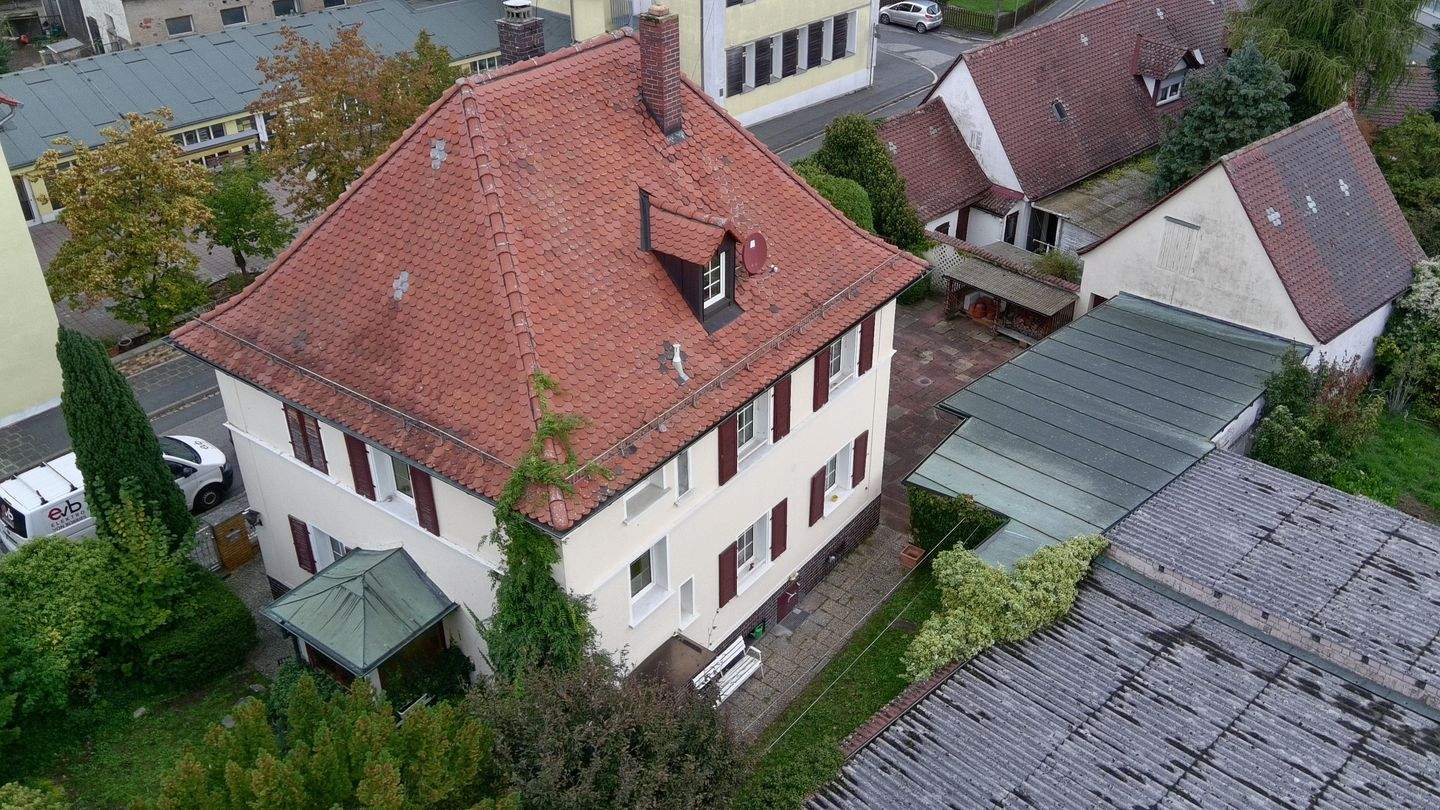 image-70032352