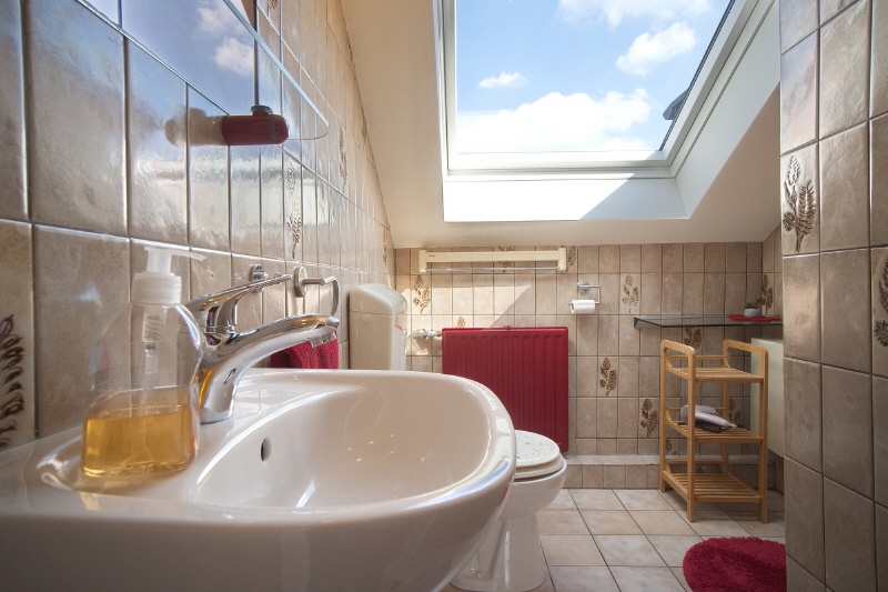 Cozy attic apartment with balcony in quiet area – Am Gysenberg 6, 44805 Bochum – Vorschaubild 7