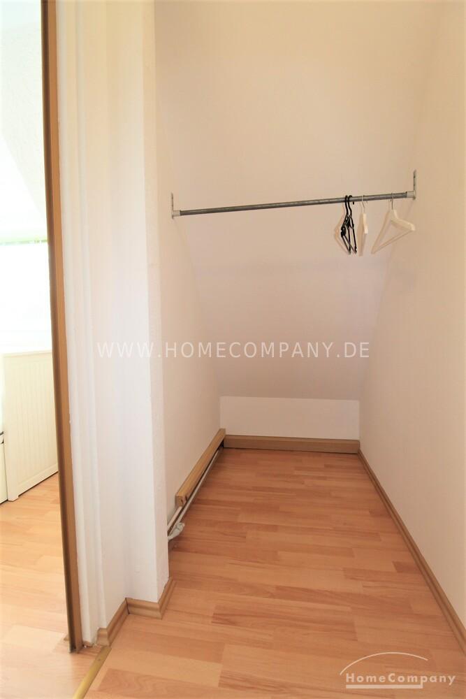 Möblierte Dachwohnung in Dresdner Höhenlage mit großem Wohnzimmer – Grenzallee 51, 1187 Dresden – Vorschaubild 7