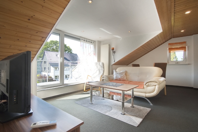 Cozy attic apartment with balcony in quiet area – Am Gysenberg 6, 44805 Bochum – Vorschaubild 8
