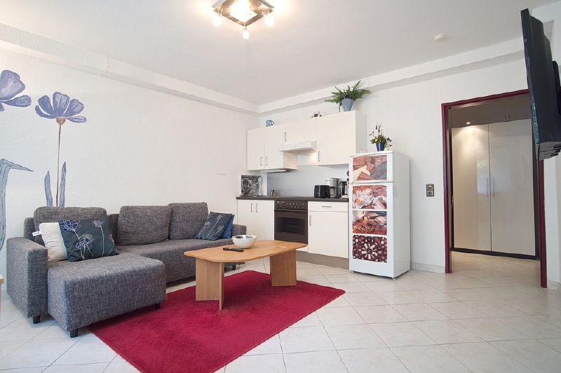 Souterrainwohnung mit eigenem Eingang in ruhiger Lage – Lortzingstraße 18, 45884 Gelsenkirchen – Vorschaubild 2