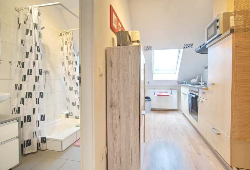 Ruhe im Dachgeschoss, zentral gelegen – Sybelstraße 65, 45145 Essen – Vorschaubild 3