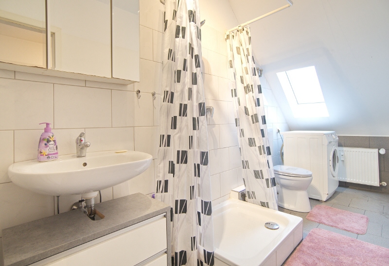 Ruhe im Dachgeschoss, zentral gelegen – Sybelstraße 65, 45145 Essen – Vorschaubild 7