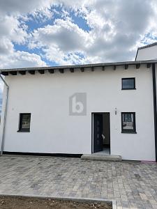 Große moderne Doppelhaushälfte mit Garten, 85098 Großmehring