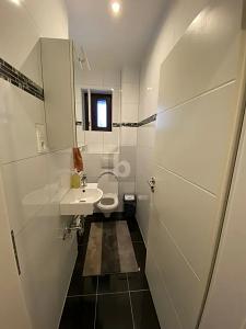 Familienparadies mit Pool & Mieteinnahmen – 51147 Köln – Vorschaubild 5