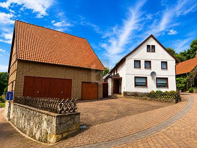 Großzügiges Haus mit Scheune Werkstatt, 31089 Duingen