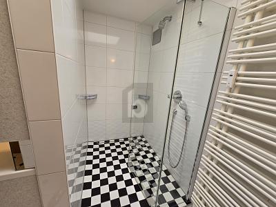 Luxus-Penthouse mit Weitblick und Privatschwimmbad, 70599 Stuttgart