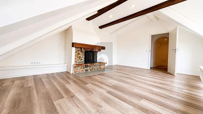Dachgeschoss mit Kamin & Balkon in Offenburg, 77656 Offenburg