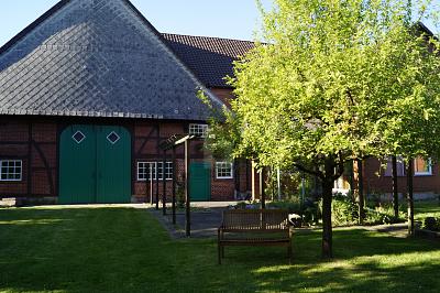 charmantes Bauernhaus mit riesigem Grundstück, 31737 Rinteln