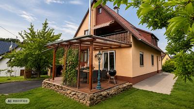 Familienparadies mit 2 Wohnbereichen in Reutlingen, 72770 Reutlingen