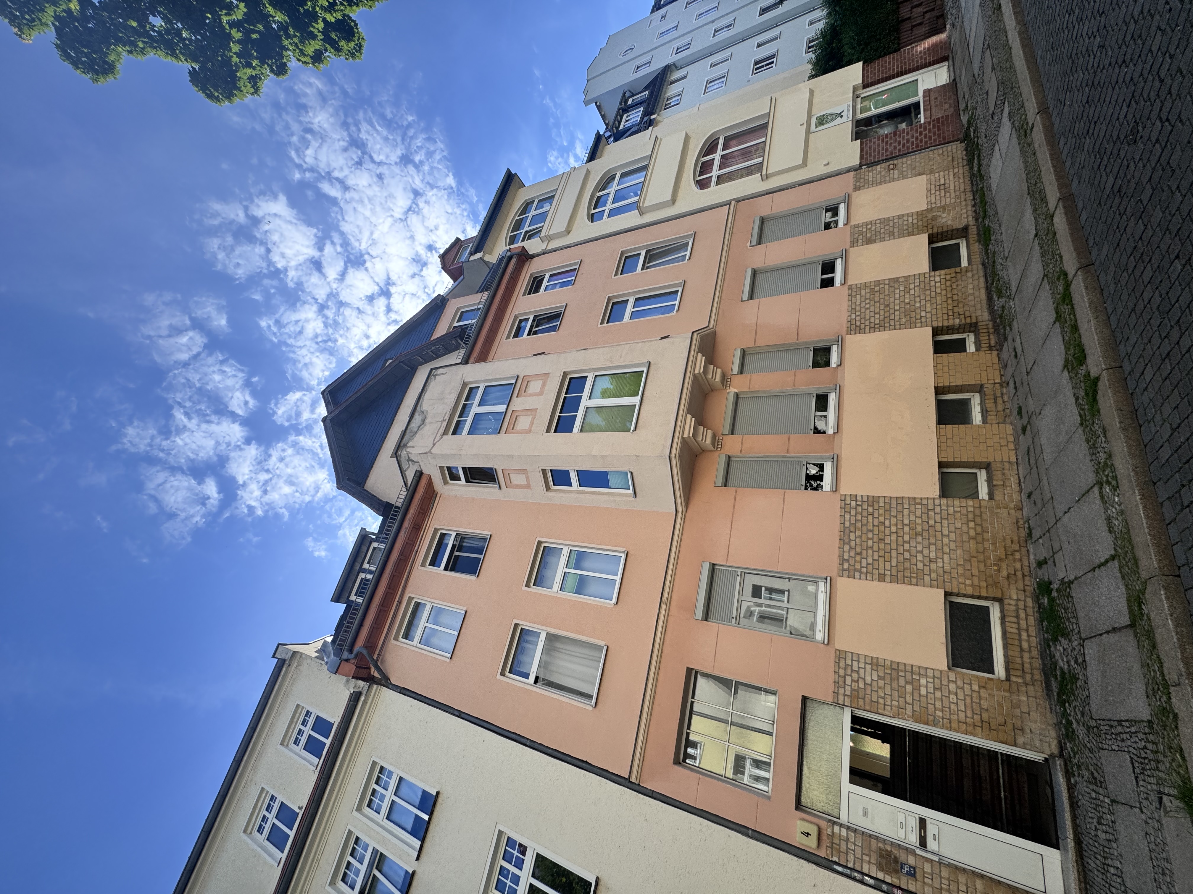 Helle 4-Zimmer-Wohnung in Top-Lage, 6110 Halle (Saale) (Damaschkestraße Gesundbrunnen Innenstadt Lutherplatz Saaleaue)