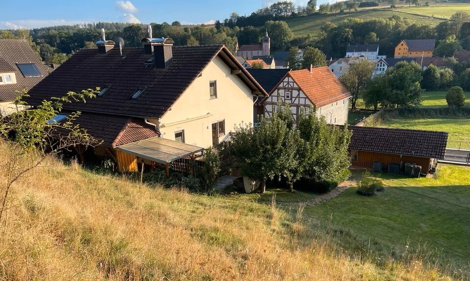 Großzügiges Wohnhaus mit ELW in Kirchheim, 36275 Kirchheim