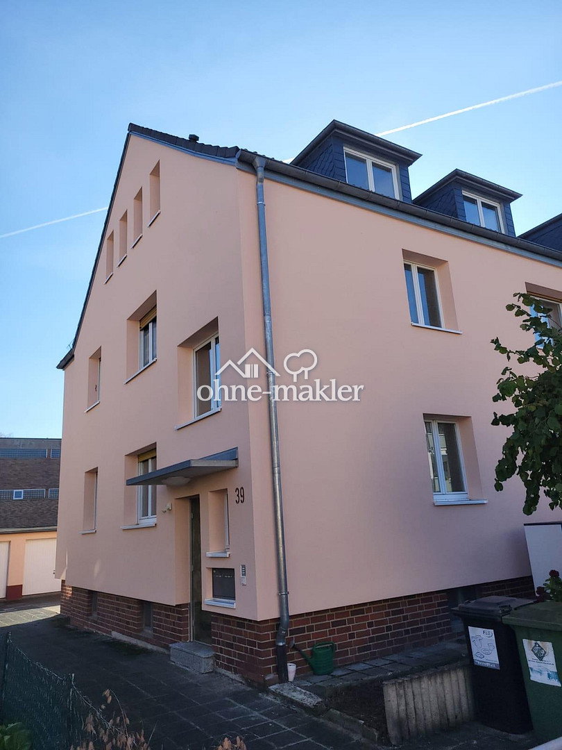 Gemütliche Dachgeschoss-Wohnung in ruhiger Lage, 60439 Frankfurt am Main (Heddernheim Kalbach Niederursel Praunheim)