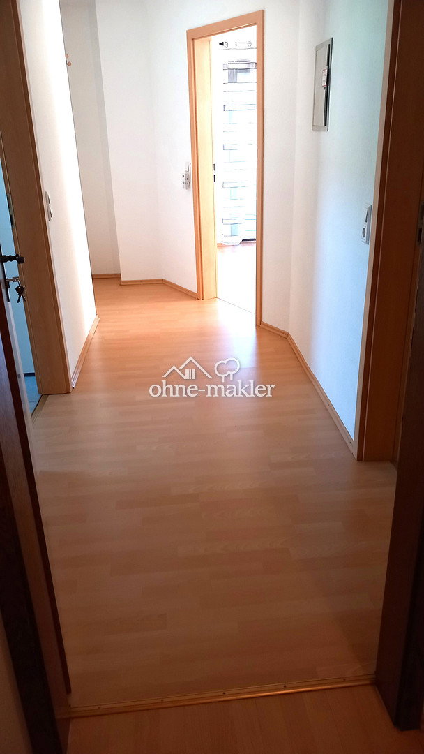 60qm-DG-Wohnung mit Balkon in Heidenheim, 91719 Heidenheim