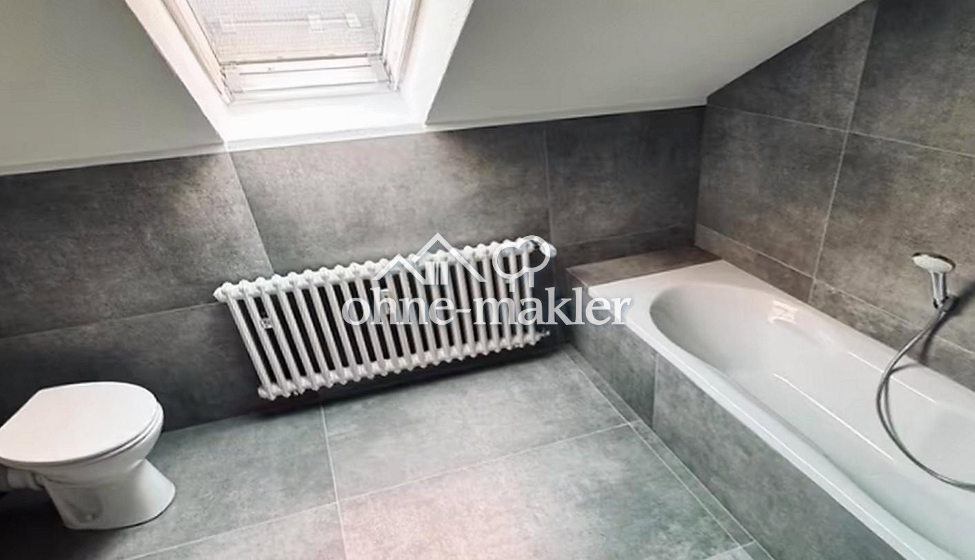 Helle 3-Zimmer-Dachgeschosswohnung in Blankenese, 22587 Hamburg (Altona)