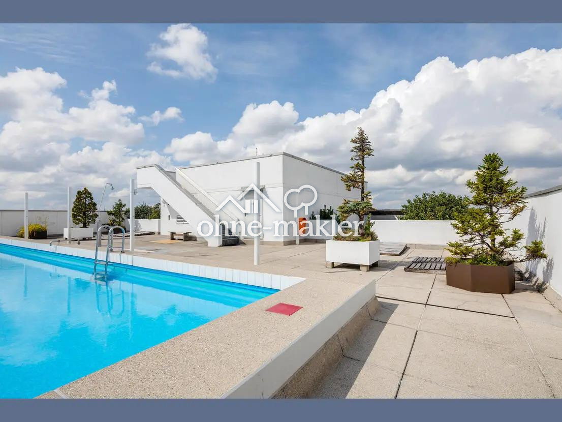 Dachpool und Panorama-Blick über München, 81925 München (Bogenhausen)
