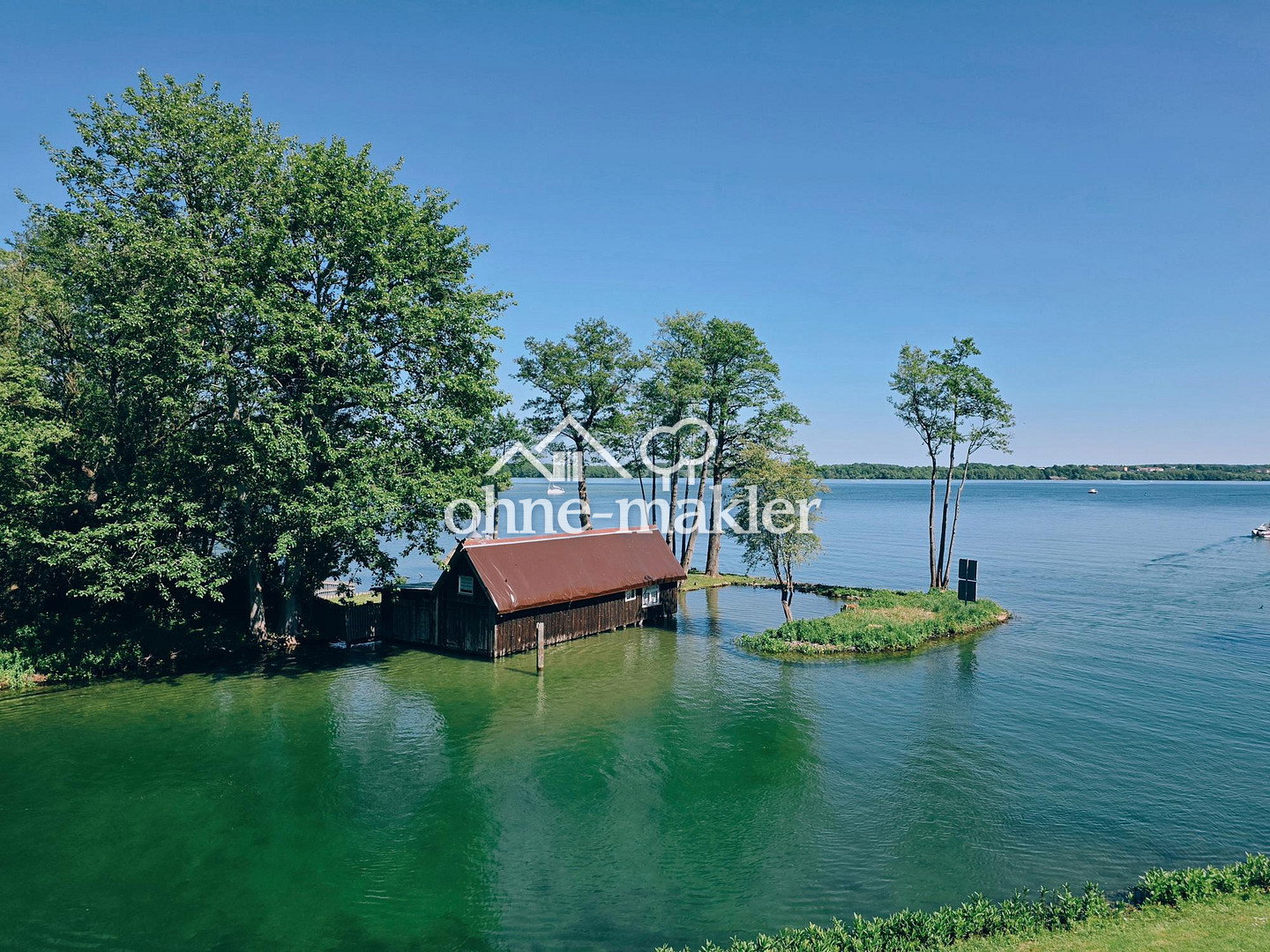 Einzelnstehendes Bootshaus mit 3 Bootsboxen in einmaliger Wasserlage in Schwerin, 19055 Schwerin