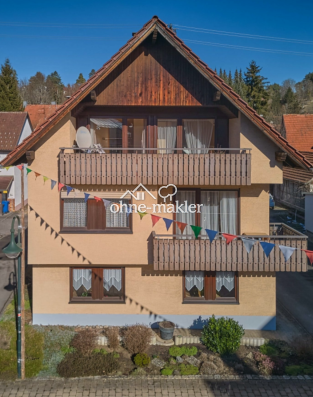 Lichtdurchflutete Doppelhaushälfte mit Garage in Neufra, 72419 Neufra