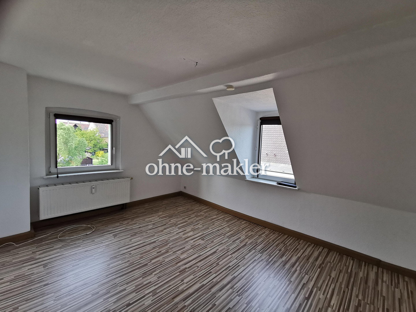 Charmante 2-Raum-Dachwohnung in idyllischer Lage, 6682 Teuchern