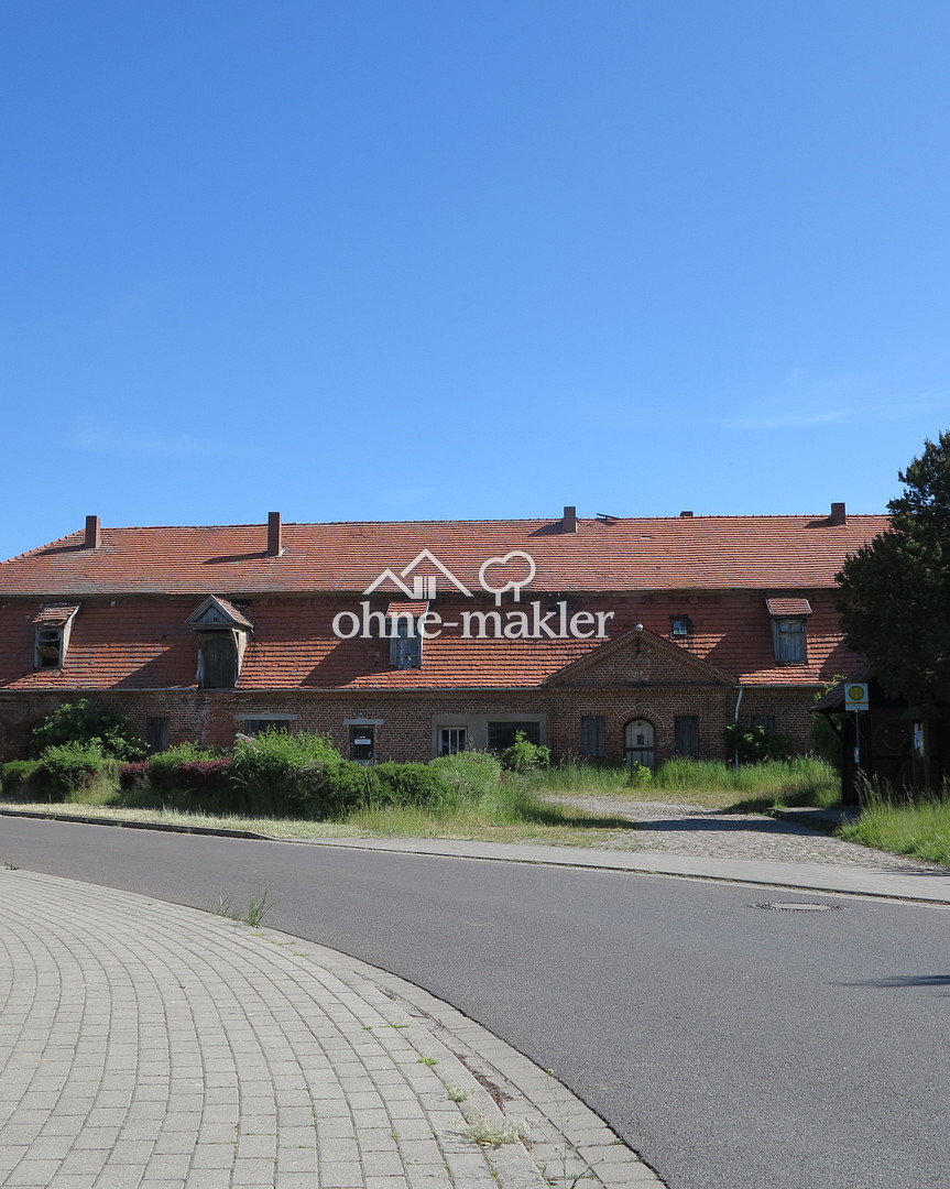 Eines der letzten erhaltenen Scheunengutshäuser in Ivenack, 17109 Demmin