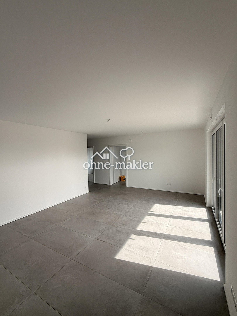 Zentral gelegene 3,5-Zimmer-Wohnung mit Terrasse Parkplatz, 53547 Hümmerich
